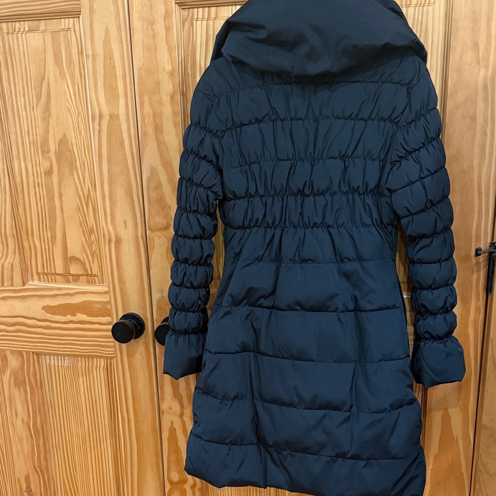Milano Elegant Black Puffer Coat - Picture 5 of 6